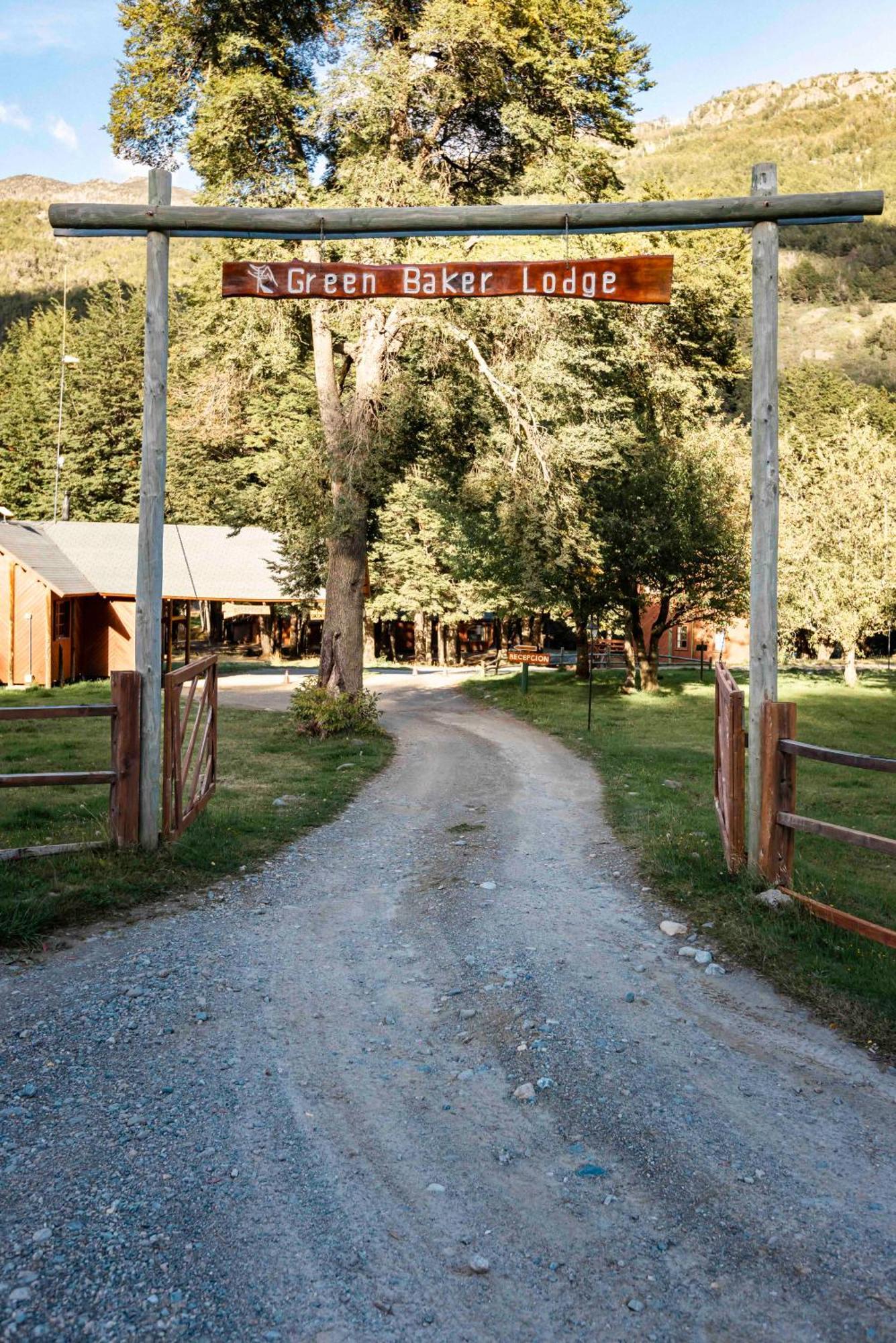 Green Baker Lodge Puerto Bertrand Екстер'єр фото